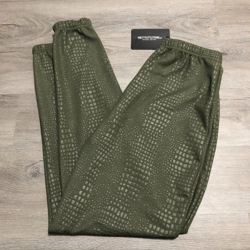 NWT Pretty Little Thing OliveGreen Croc Embossed Joggers